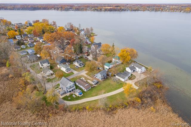 Builiding view thirty seven for 115 Wamplers Ct, Brooklyn, MI. 49230