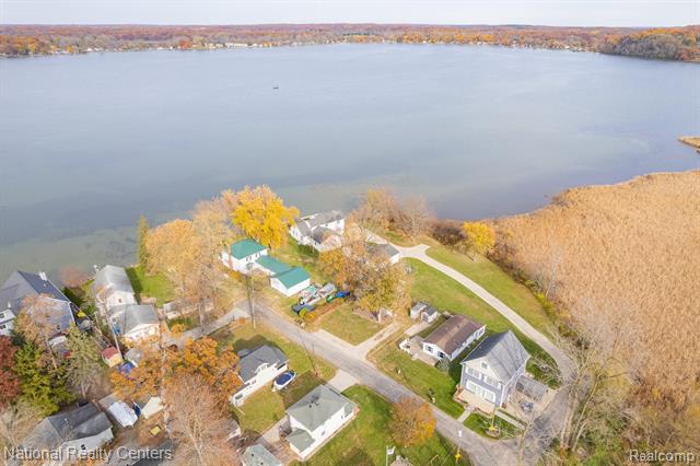 Builiding view thirty six for 115 Wamplers Ct, Brooklyn, MI. 49230