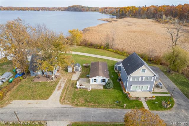 Builiding view thirty three for 115 Wamplers Ct, Brooklyn, MI. 49230