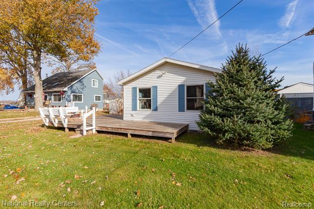 Builiding view twenty eight for 115 Wamplers Ct, Brooklyn, MI. 49230