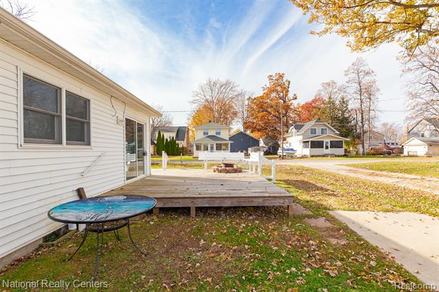 Builiding view twenty one for 115 Wamplers Ct, Brooklyn, MI. 49230