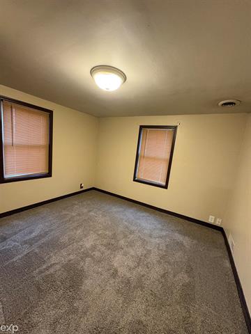 Builiding view eleven for 704 Bay Rd, Bay City, MI. 48706