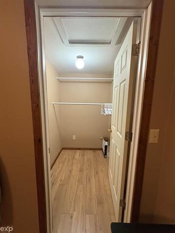 Builiding view four for 704 Bay Rd, Bay City, MI. 48706