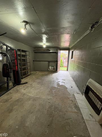 Builiding view fourteen for 704 Bay Rd, Bay City, MI. 48706