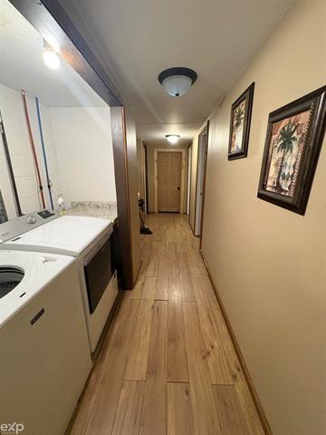 Builiding view thirteen for 704 Bay Rd, Bay City, MI. 48706