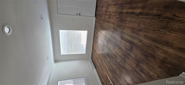 Builiding view five for 10476 Duprey, Detroit, MI. 48224