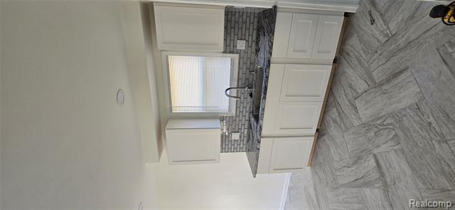 Builiding view two for 10476 Duprey, Detroit, MI. 48224