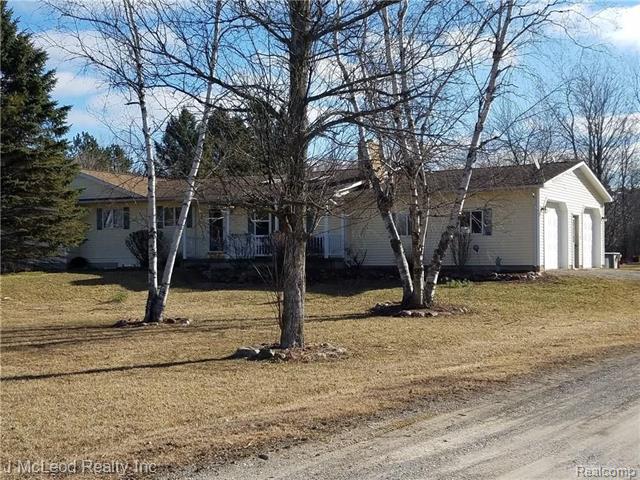 front view for 8661 Vassar Road, Millington, Mi. 48746