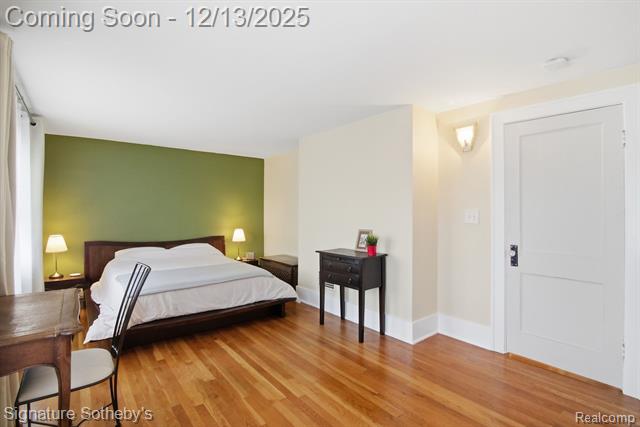 Builiding view eighteen for 923 N Center, Royal Oak, MI. 48067