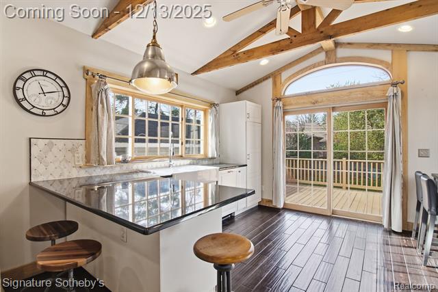 Builiding view ten for 923 N Center, Royal Oak, MI. 48067