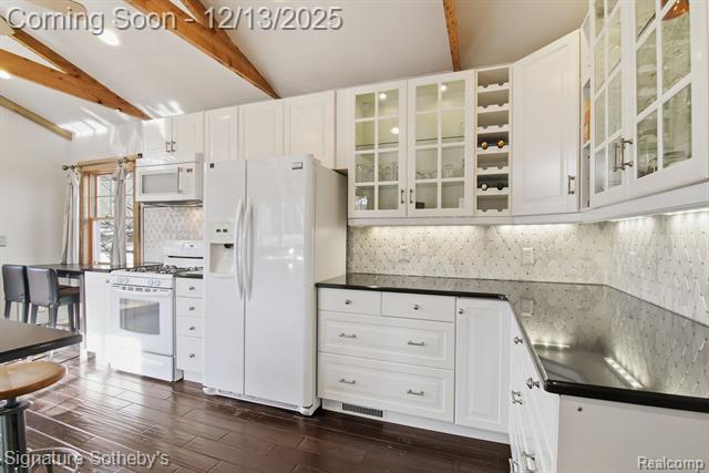 Builiding view thirteen for 923 N Center, Royal Oak, MI. 48067