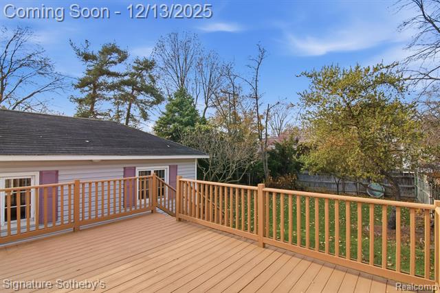 Builiding view twenty five for 923 N Center, Royal Oak, MI. 48067