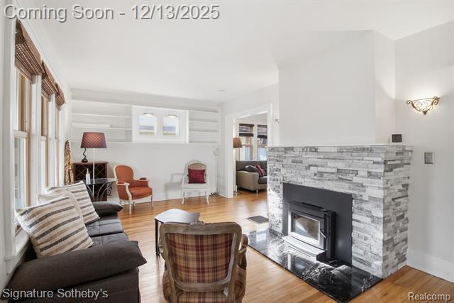 Builiding view two for 923 N Center, Royal Oak, MI. 48067