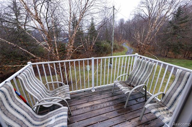 Builiding view eighteen for 16066 Morningside, Northville, MI. 48168