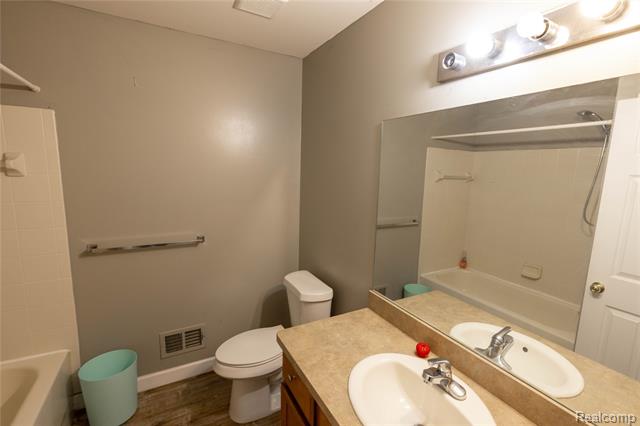 Builiding view fourteen for 16066 Morningside, Northville, MI. 48168