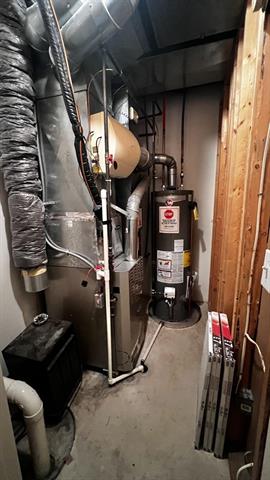 Builiding view forty nine for 217 Old Creek, Saline, MI. 48176