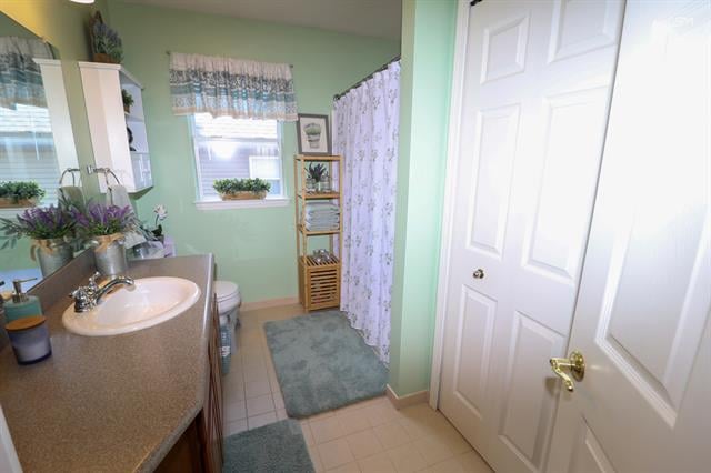 Builiding view forty for 217 Old Creek, Saline, MI. 48176