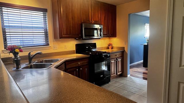 Builiding view seventeen for 217 Old Creek, Saline, MI. 48176