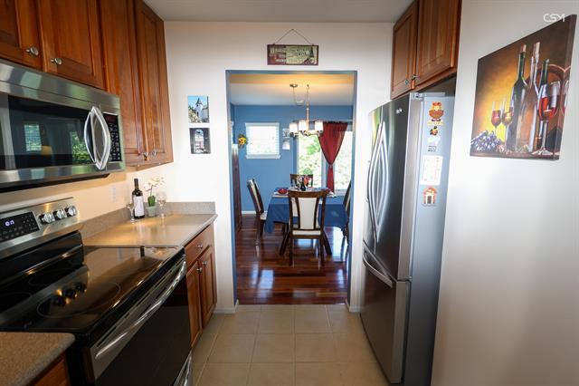 Builiding view sixteen for 217 Old Creek, Saline, MI. 48176