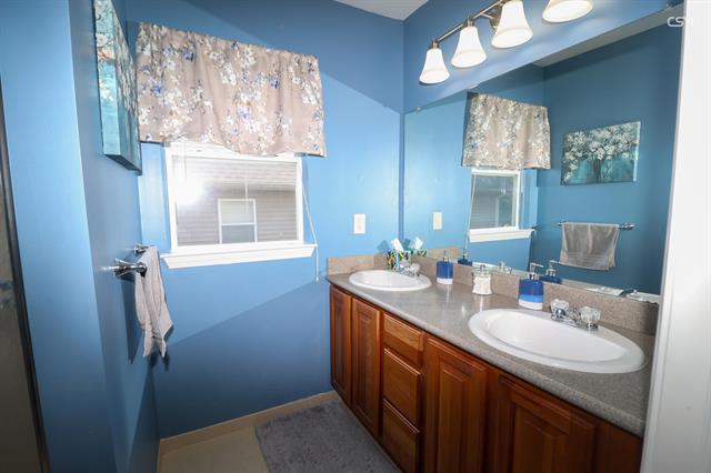 Builiding view thirty five for 217 Old Creek, Saline, MI. 48176