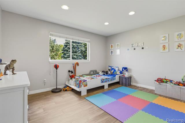Builiding view fifteen for 16999 Cristina, Clinton Township, MI. 48038