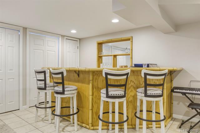 Builiding view twenty one for 16999 Cristina, Clinton Township, MI. 48038