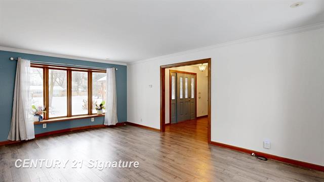 Builiding view eighteen for 2765 Clairmount, Saginaw, MI. 48603