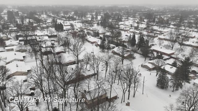 Builiding view fifteen for 2765 Clairmount, Saginaw, MI. 48603