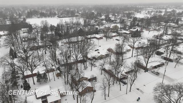 Builiding view fourteen for 2765 Clairmount, Saginaw, MI. 48603