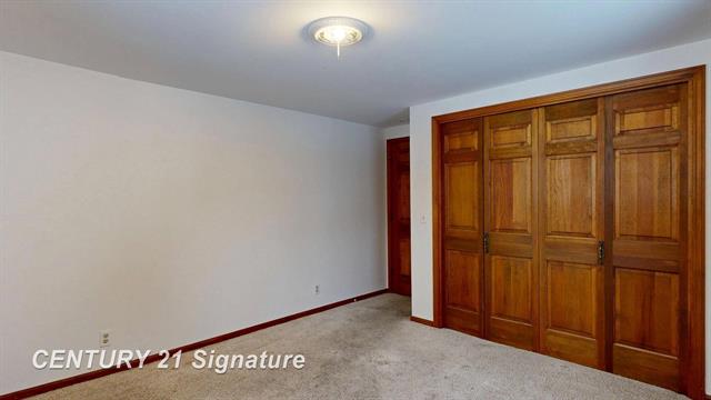 Builiding view thirty four for 2765 Clairmount, Saginaw, MI. 48603