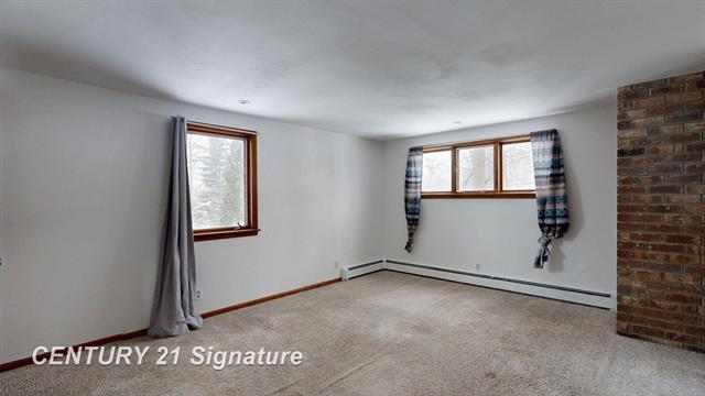 Builiding view thirty seven for 2765 Clairmount, Saginaw, MI. 48603