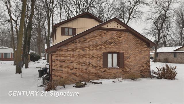 Builiding view three for 2765 Clairmount, Saginaw, MI. 48603