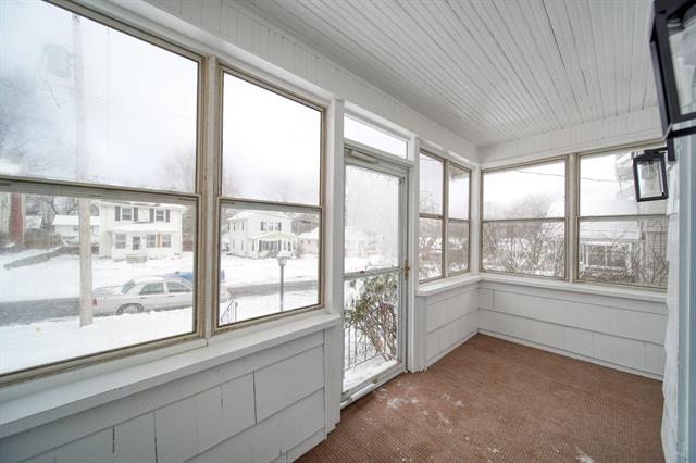 Builiding view three for 715 Woodlawn Ave, Jackson, MI. 49203