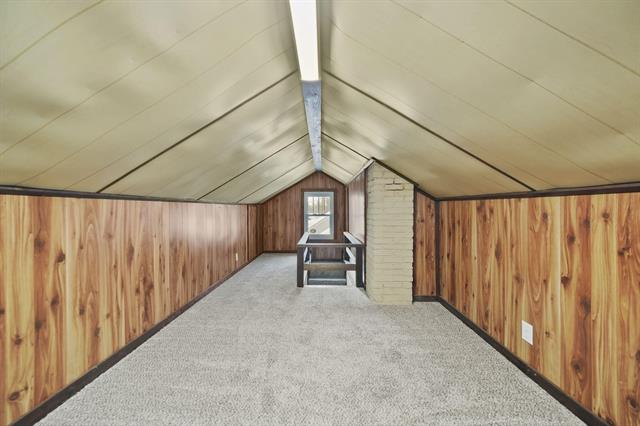 Builiding view twenty two for 715 Woodlawn Ave, Jackson, MI. 49203