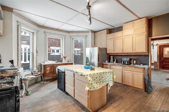 Builiding view five for 70 Lawrence, Detroit, MI. 48202