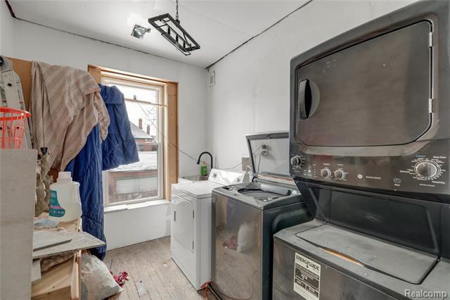 Builiding view seventeen for 70 Lawrence, Detroit, MI. 48202