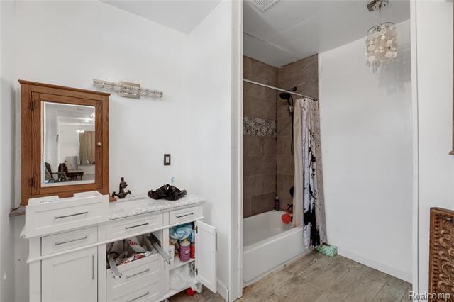 Builiding view ten for 70 Lawrence, Detroit, MI. 48202