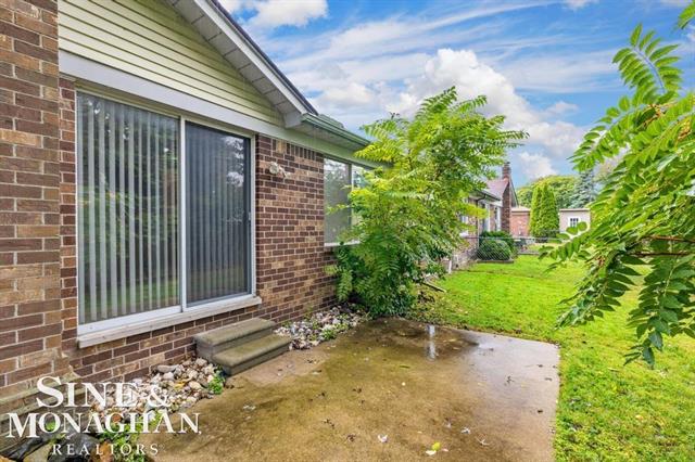 Builiding view twenty four for 22727 Shoreview Ct., Saint Clair Shores, MI. 48082