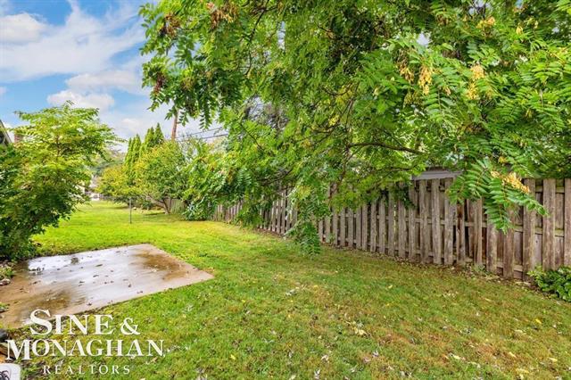 Builiding view twenty three for 22727 Shoreview Ct., Saint Clair Shores, MI. 48082