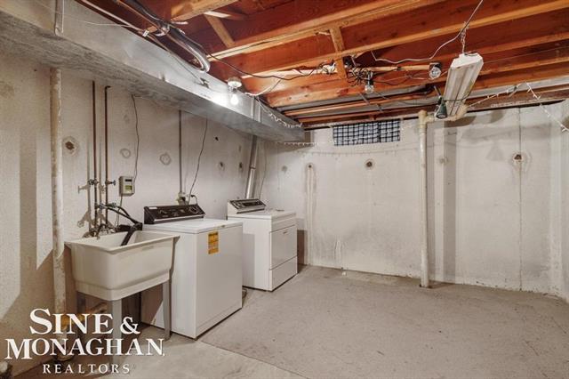 Builiding view twenty two for 22727 Shoreview Ct., Saint Clair Shores, MI. 48082