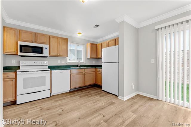 Builiding view seven for 23313 Stromp, Trenton, MI. 48183