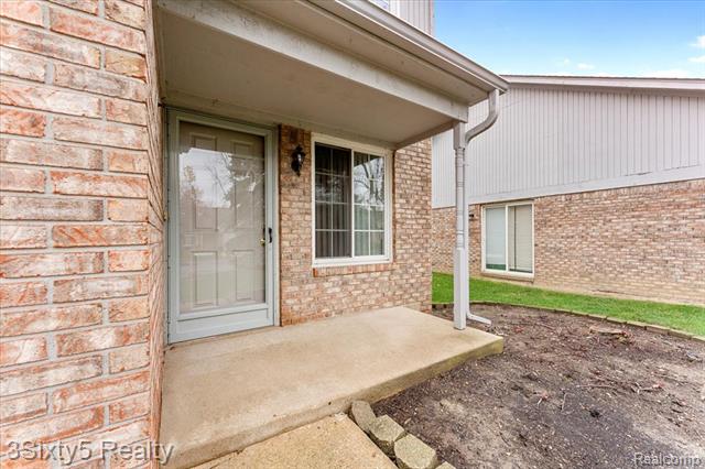 Builiding view three for 23313 Stromp, Trenton, MI. 48183