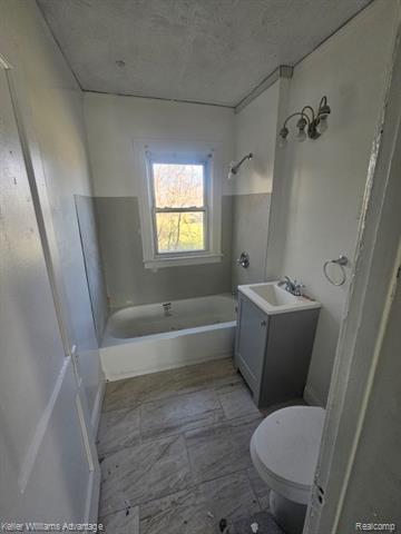 Builiding view three for 5573 Montclair, Detroit, MI. 48213