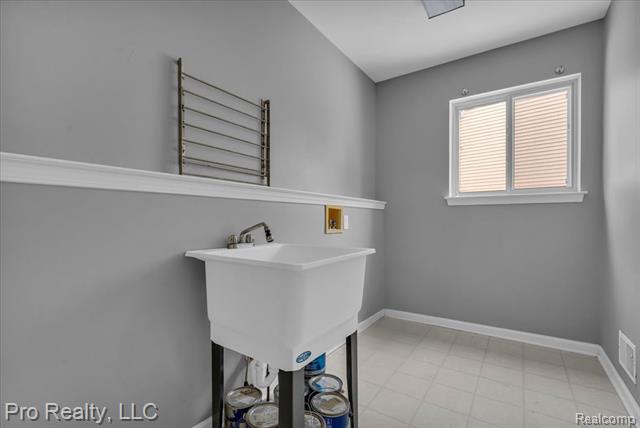 Builiding view forty two for 5967 Cedar Ridge, Ann Arbor, MI. 48103