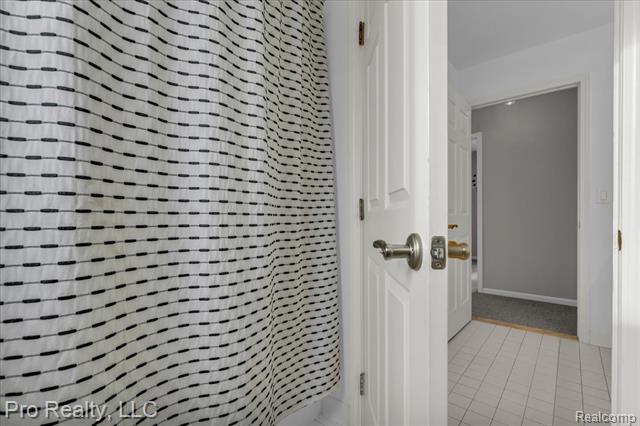 Builiding view thirty nine for 5967 Cedar Ridge, Ann Arbor, MI. 48103