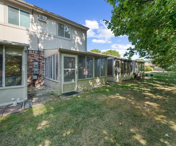 Builiding view fourteen for 61119 Heritage, South Lyon, MI. 48178