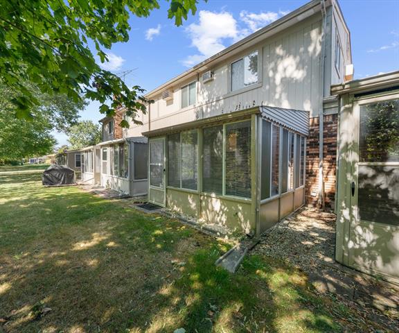 Builiding view thirteen for 61119 Heritage, South Lyon, MI. 48178