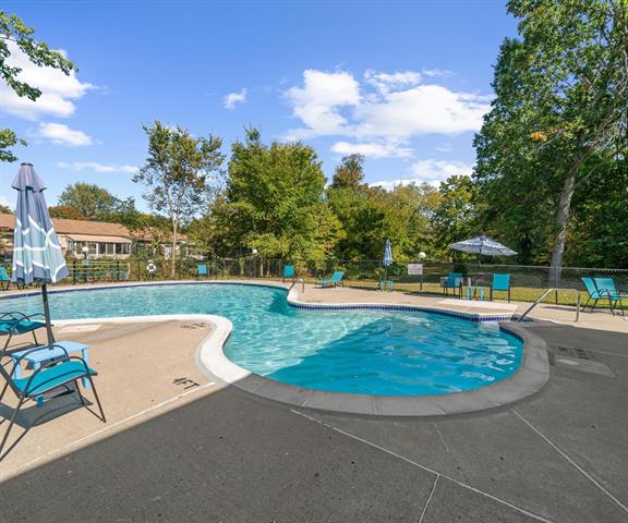 Builiding view twenty nine for 61119 Heritage, South Lyon, MI. 48178