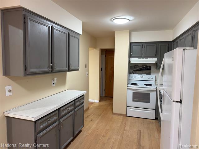 Builiding view five for 41846 Langley, Sterling Heights, MI. 48313