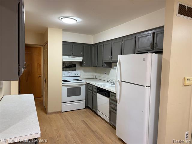 Builiding view four for 41846 Langley, Sterling Heights, MI. 48313